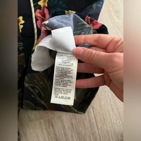 NWOT J.Crew Mens 7" Breaker Stretch Board Swim Shorts Camo/Floral - Size 33 - Picture 5 of 6